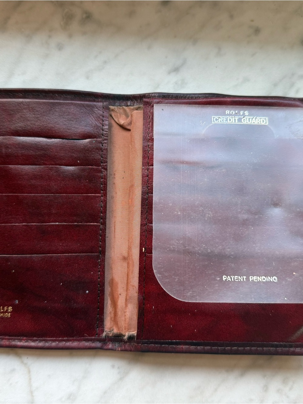 Vintage Rolfs Cowhide Leather Burgundy Bifold Wallet Kiss Lock Coin Purse